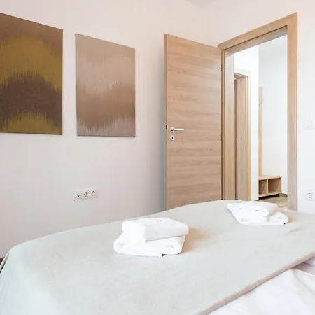 1-bedroom Flat In Azur Premium * וארנה